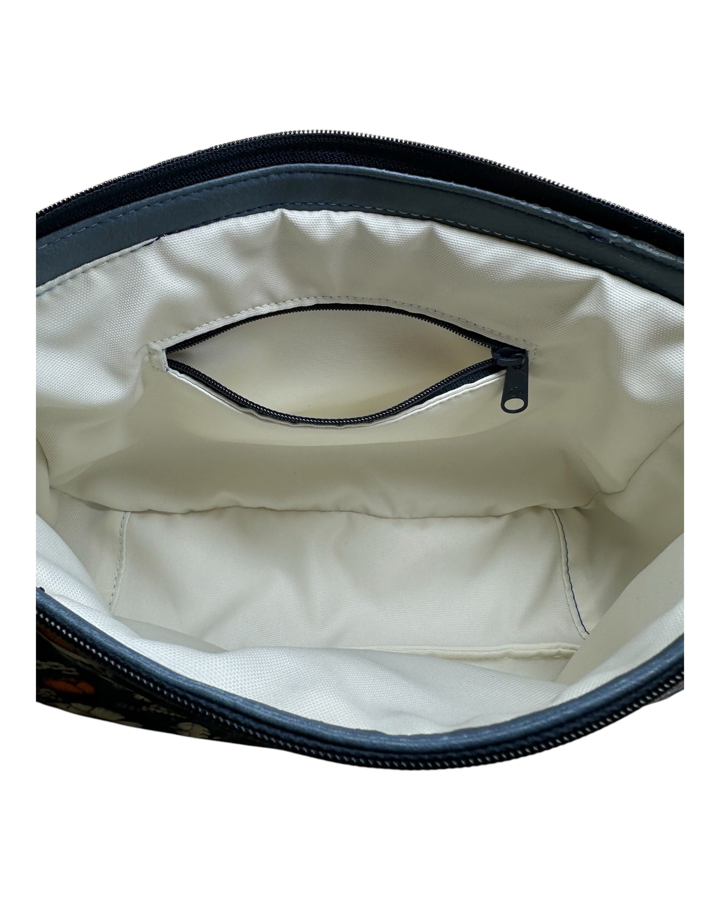Bumblebees and Daisies Plover Pouch Cosmetic Bag